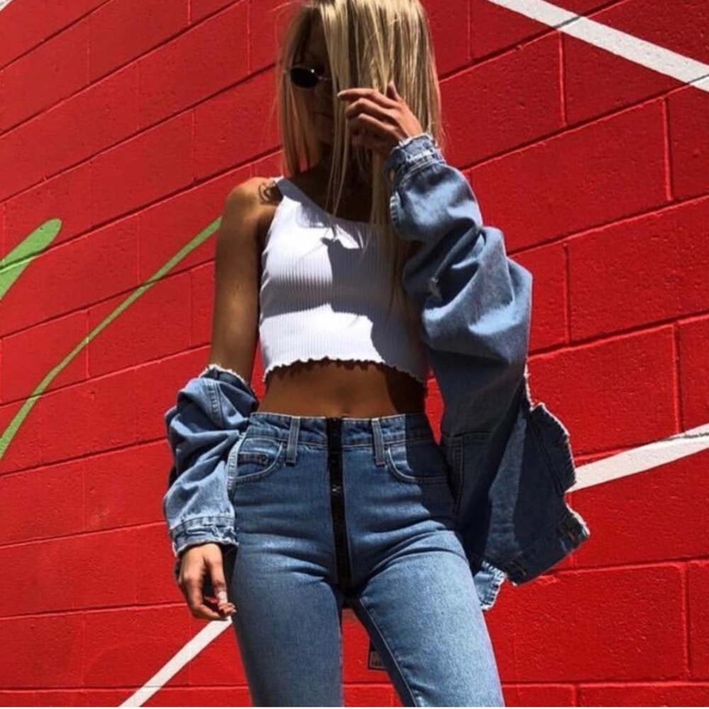 LF seek stretchy white tank